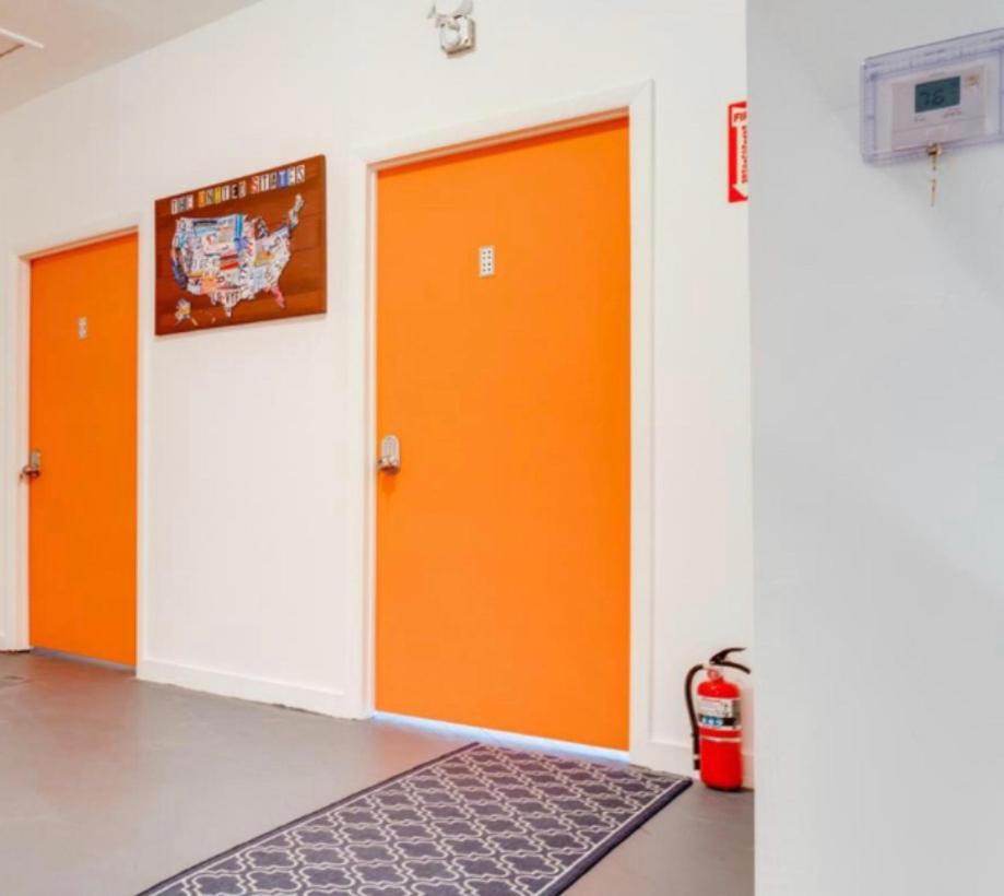 Women Only Rooms - Men Only Rooms - Free Wifi - Coffee Parking - Lockers Miami Dış mekan fotoğraf